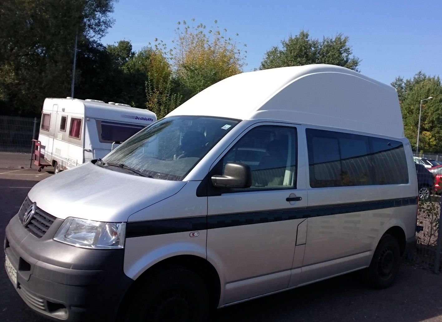 Read more about the article Instalacja dachu na aucie VW T6